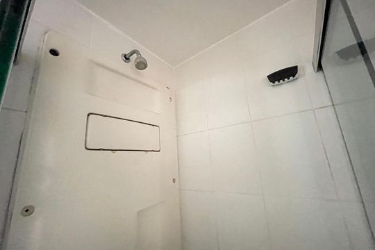 Banheiro social de apartamento à venda com 3 quartos, 78m² em Jaguaré, São Paulo