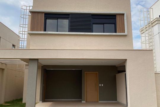 Fachada de casa de condomínio para alugar com 2 quartos, 249m² em Conjunto Residencial Storil, Aparecida de Goiânia