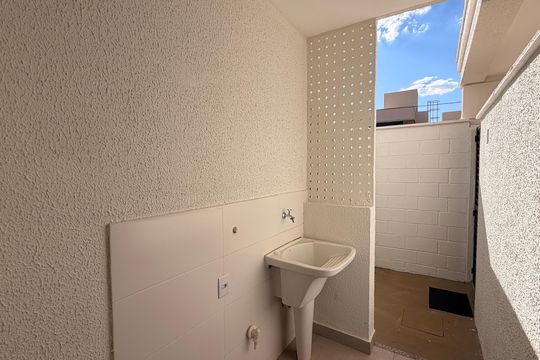 Área de Serviço de casa de condomínio para alugar com 2 quartos, 249m² em Conjunto Residencial Storil, Aparecida de Goiânia
