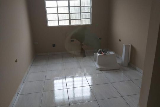 Casa à venda com 3 quartos, 213m² em Jardim Santa Terezinha (Zona Sul), Diadema