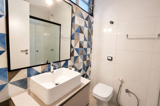 Banheiro de apartamento à venda com 1 quarto, 57m² em Bela Vista, São Paulo