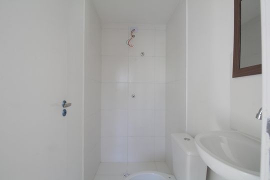 Banheiro de kitnet/studio à venda com 1 quarto, 17m² em Vila Andrade, São Paulo