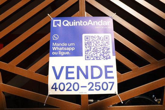 Placa grande instalada no portão do imóvel dia 06.07.2026 - Código da placa: TZWM-1050 de casa à venda com 3 quartos, 320m² em Jardim Nossa Senhora do Carmo, São Paulo