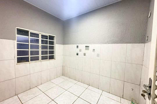 Casa para alugar com 6 quartos, 267m² em Parque Amazonia, Goiânia