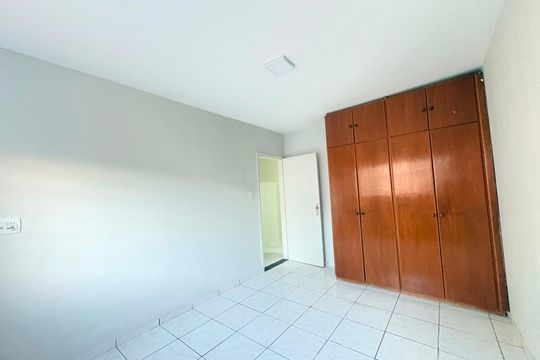Casa para alugar com 6 quartos, 267m² em Parque Amazonia, Goiânia