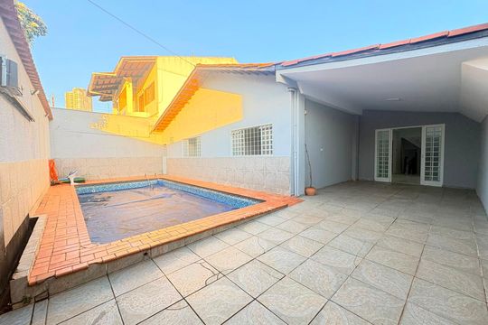 Casa para alugar com 6 quartos, 267m² em Parque Amazonia, Goiânia
