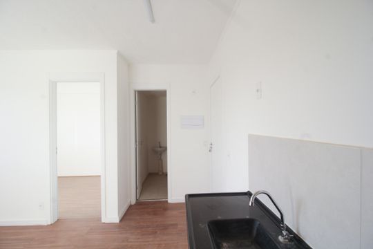 Cozinha de apartamento para alugar com 2 quartos, 32m² em Parque Pan Americano, São Paulo
