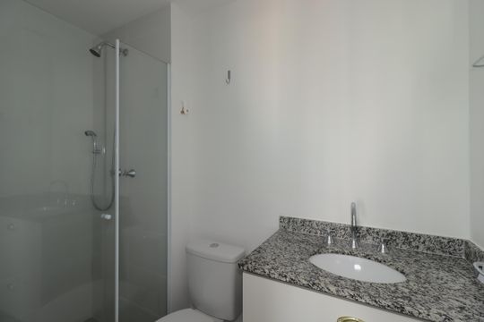 Banheiro de apartamento para alugar com 2 quartos, 47m² em Centro, Santo André