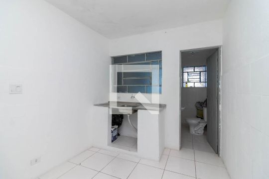 Cozinha de casa para alugar com 1 quarto, 40m² em Parque Peruche, São Paulo