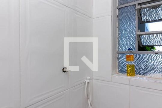 Banheiro de casa para alugar com 1 quarto, 40m² em Parque Peruche, São Paulo