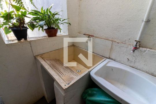 Área de serviço de casa para alugar com 1 quarto, 40m² em Parque Peruche, São Paulo