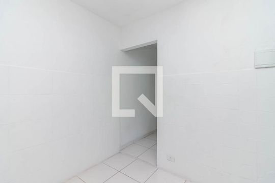 Sala/Quarto de casa para alugar com 1 quarto, 40m² em Parque Peruche, São Paulo