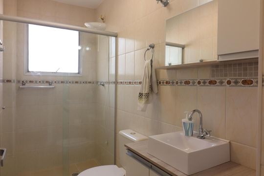 Banheiro Social de apartamento para alugar com 2 quartos, 70m² em Nova Petrópolis, São Bernardo do Campo