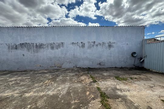 Quintal de kitnet/studio para alugar com 1 quarto, 20m² em Ceilândia, Brasília