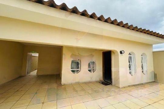 Casa para alugar com 3 quartos, 180m² em Santa Cecilia, Paulínia