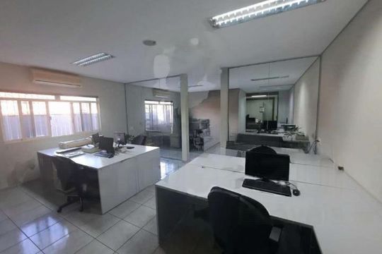 Casa para alugar com 6 quartos, 271m² em Jardim Chapadão, Campinas