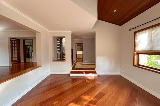 Casa de Condomínio à venda com 4 quartos, 536m² em Morada dos Pinheiros (Aldeia da Serra), Barueri