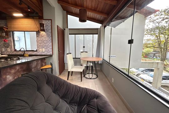 Sala de apartamento para alugar com 1 quarto, 50m² em Lagoa da Conceição, Florianópolis