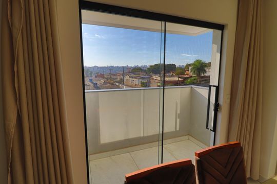 Sacada da Sala de apartamento para alugar com 3 quartos, 82m² em Jaraguá, Uberlândia