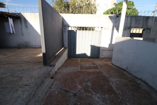 Garagem de casa para alugar com 2 quartos, 52m² em Cazeca, Uberlândia