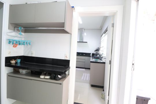 Área de Serviço de casa de condomínio para alugar com 3 quartos, 350m² em Nova Uberlândia, Uberlândia