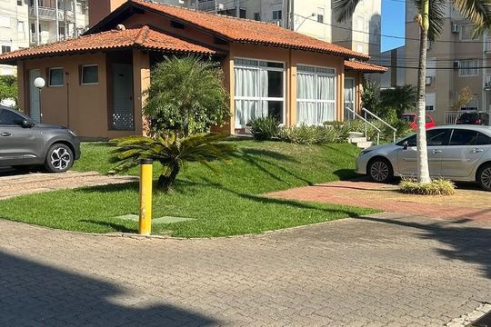 Apartamento à venda com 2 quartos, 53m² em Humaitá, Porto Alegre