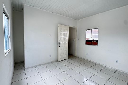 Sala de kitnet/studio para alugar com 1 quarto, 48m² em Mussurunga, Salvador