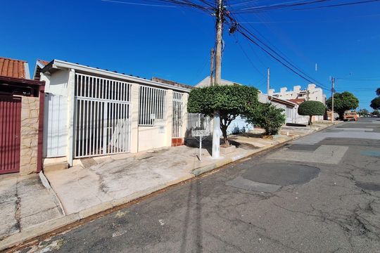 Fachada de casa à venda com 2 quartos, 100m² em Vila Padre Manoel de Nobrega, Campinas