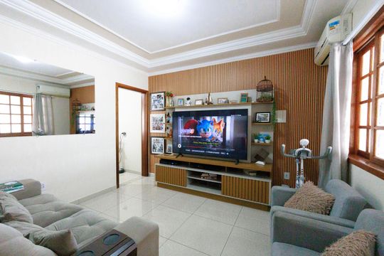 Casa à venda com 3 quartos, 133m² em Jardim Nova Indaia, Indaiatuba