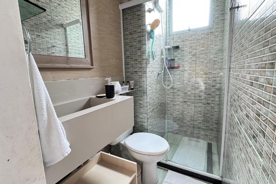Banheiro de apartamento para alugar com 2 quartos, 49m² em Mussurunga, Salvador