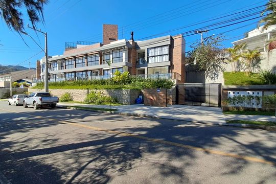 Fachada de apartamento para alugar com 1 quarto, 31m² em Cacupé, Florianópolis