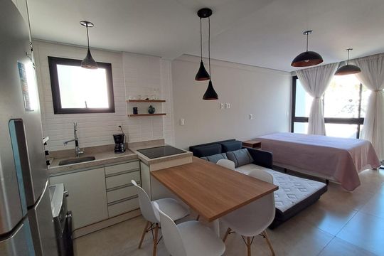 Sala de apartamento para alugar com 1 quarto, 31m² em Cacupé, Florianópolis