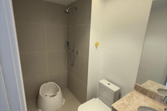 Banheiro de apartamento à venda com 3 quartos, 108m² em Jardim Caravelas, São Paulo