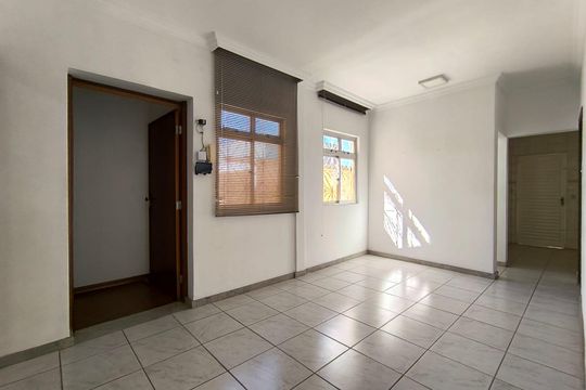 Casa à venda com 3 quartos, 360m² em Mariano de Abreu, Belo Horizonte