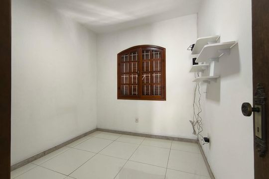 Casa à venda com 3 quartos, 360m² em Mariano de Abreu, Belo Horizonte
