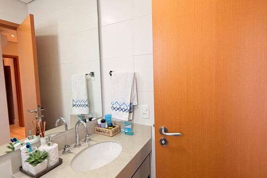 Banheiro da Suíte 1 de apartamento à venda com 2 quartos, 83m² em Gramadão , Jundiaí