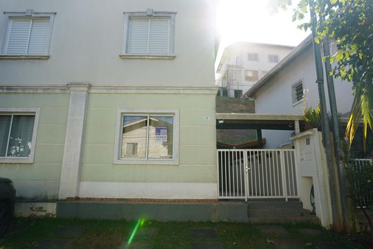 Fachada de casa de condomínio à venda com 2 quartos, 128m² em Jardim California, Barueri