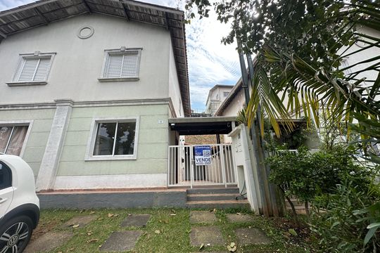 Fachada de casa de condomínio à venda com 2 quartos, 128m² em Jardim California, Barueri