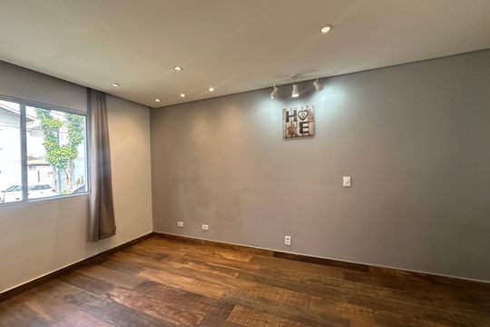 Sala de casa de condomínio à venda com 2 quartos, 128m² em Jardim California, Barueri