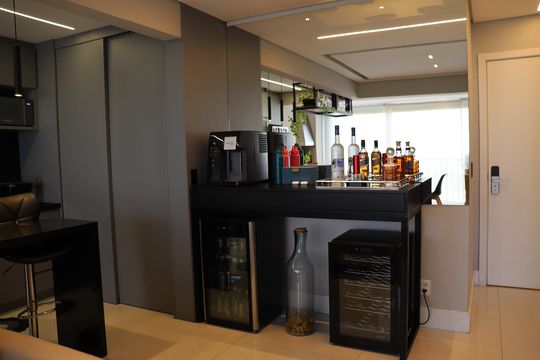 Sala de apartamento à venda com 2 quartos, 74m² em Alphaville Empresarial, Barueri