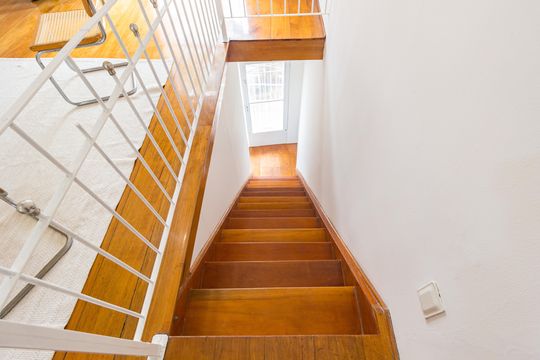 Escada de casa à venda com 2 quartos, 110m² em Luz, São Paulo