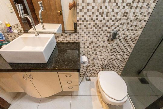 banheiro de casa para alugar com 4 quartos, 518m² em Castelo, Belo Horizonte