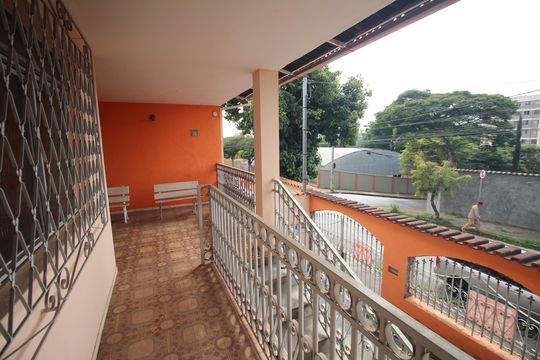 Varanda de casa para alugar com 4 quartos, 180m² em Santa Helena, Belo Horizonte