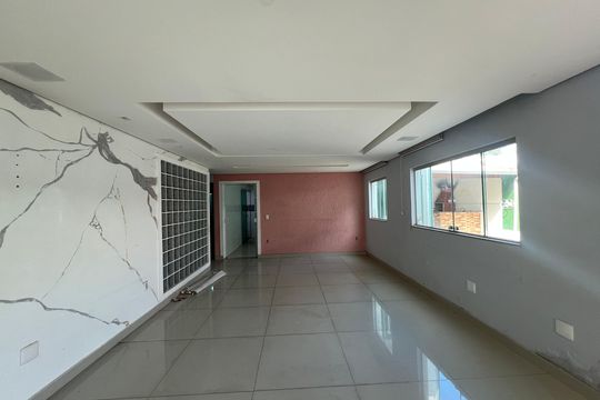 Casa à venda com 3 quartos, 233m² em Parque Xangri-lá, Contagem