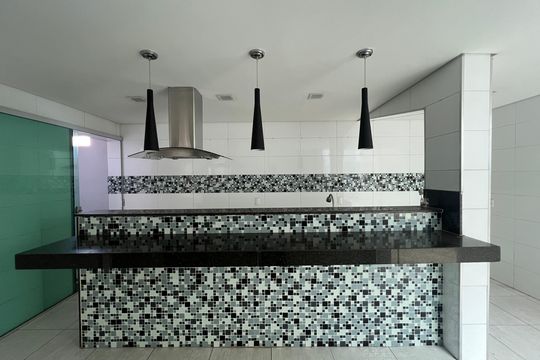 Cozinha de casa à venda com 3 quartos, 233m² em Parque Xangri-lá, Contagem