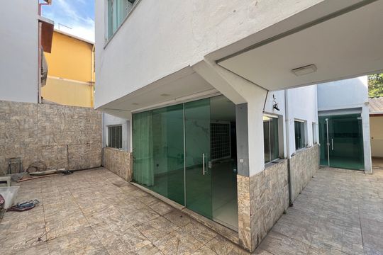 Varanda da Sala de casa à venda com 3 quartos, 233m² em Parque Xangri-lá, Contagem