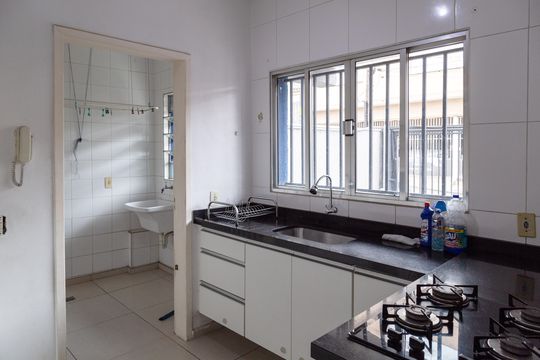 Cozinha de apartamento à venda com 2 quartos, 58m² em Vila Zamataro, Guarulhos