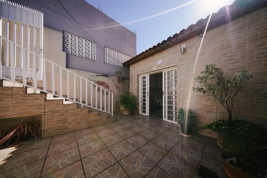 Casa à venda com 3 quartos, 300m² em Artur Alvim, São Paulo