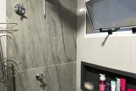 Banheiro da Suíte 2 de casa à venda com 3 quartos, 120m² em Parque das Nações, Santo André