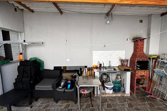 Garagem de casa à venda com 3 quartos, 120m² em Parque das Nações, Santo André